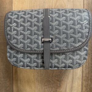 NEW Grey Purse with Shoulder Strap